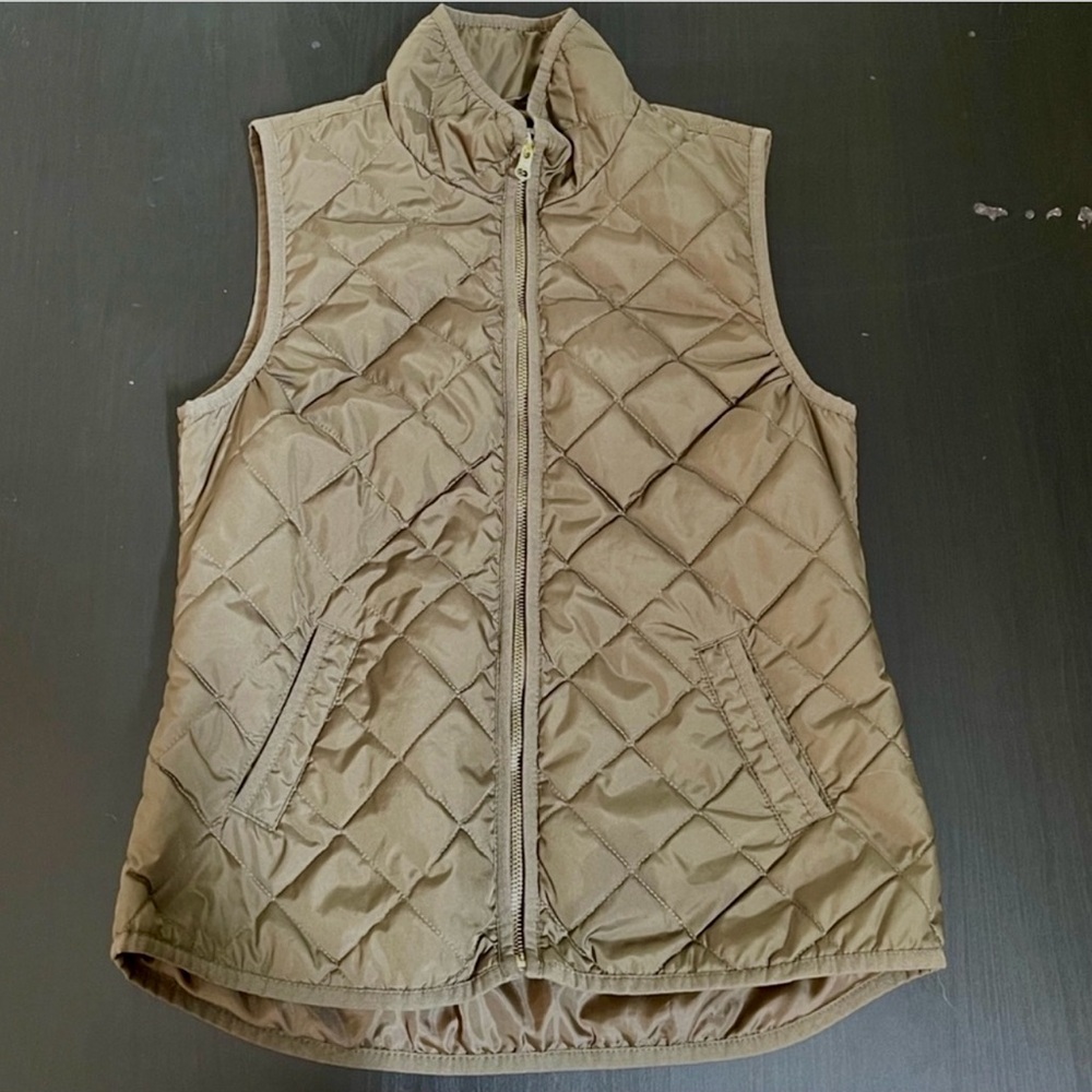 Preppy Equestrian Style Olive Green Zip Up Quilted Puffer Vest Pockets
